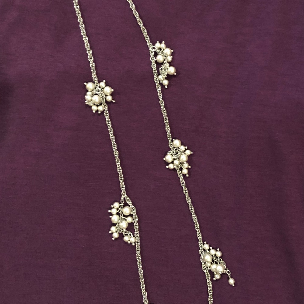 Ann Taylor long silver/pearl necklace